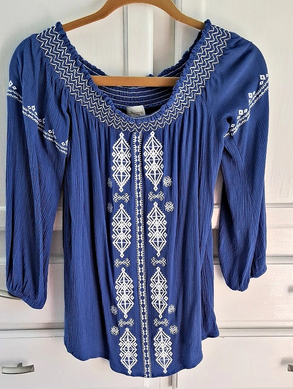 chico's Embroidered Blue & White Tunic Size 1 Like New